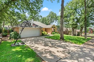 2141 N Aspenwood Dr, Grapevine, TX 76051 - Photo 2