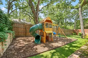 2141 N Aspenwood Dr, Grapevine, TX 76051 - Photo 36