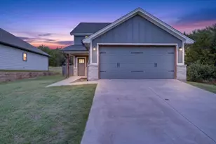 2710 San Gabriel Dr, Granbury, TX 76048 - Photo 1
