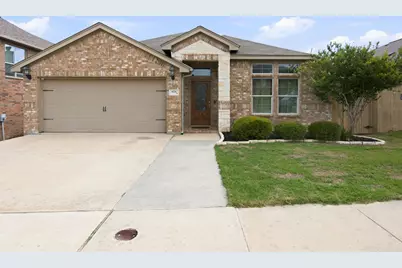 9236 Hunters Court, White Settlement, TX 76108 - Photo 2