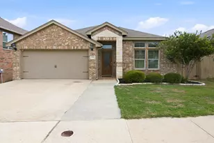 9236 Hunters Ct, White Settlement, TX 76108 - Photo 2