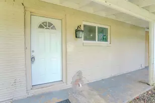 2108 Skylark Dr, Arlington, TX 76010 - Photo 2