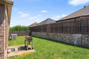 1640 Nashwood Dr, Grand Prairie, TX 75051 - Photo 28