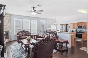 1640 Nashwood Dr, Grand Prairie, TX 75051 - Photo 8