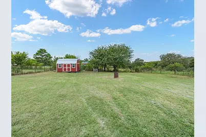 106 Edith Street, Bowie, TX 76230 - Photo 18