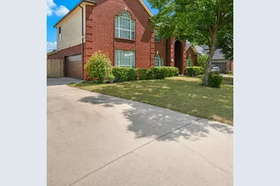 716 Coal Creek Drive, Mansfield, TX 76063 - Photo 2