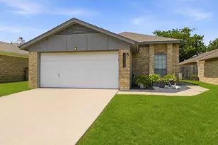 10618 Lone Pine Ln, Fort Worth, TX 76108 - Photo 1