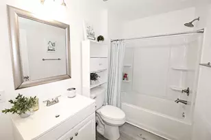 212 E Clay St, Bowie, TX 76230 - Photo 6
