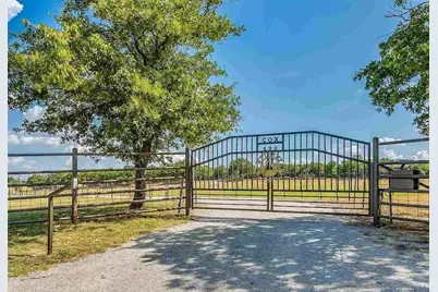 499 Ford Road, Bowie, TX 76230 - Photo 2