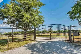 499 Ford Rd, Bowie, TX 76230 - Photo 2