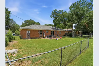 532 Lindenwood Drive, Lancaster, TX 75134 - Photo 18