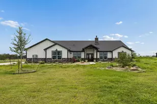 835 Clb Lk Rd, Whitesboro, TX 76273 - Photo 1