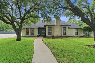 4625 Hillside Dr, North Richland Hills, TX 76180 - Photo 2