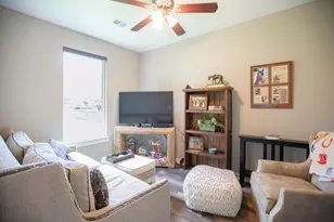 176 Lakeview Cir, Pilot Point, TX 76258 - Photo 18