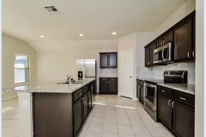 1218 Meadow Creek Drive, Princeton, TX 75407 - Photo 6