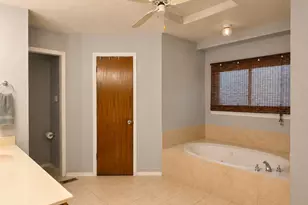 88 Morrow Dr, Bedford, TX 76021 - Photo 8