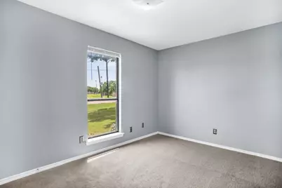 1125 Pleasant Valley Road, Garland, TX 75040 - Photo 18