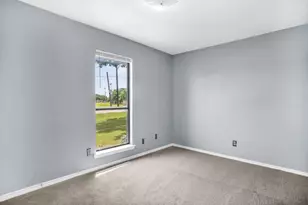 1125 Pleasant Valley Rd, Garland, TX 75040 - Photo 18