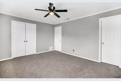 1125 Pleasant Valley Road, Garland, TX 75040 - Photo 14