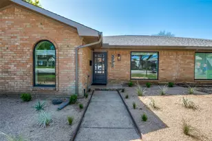 3772 Weeburn Dr, Dallas, TX 75229 - Photo 38