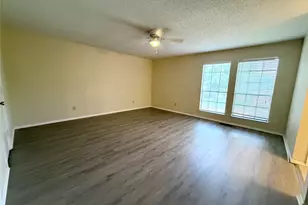 1301 Lovell Dr, Arlington, TX 76012 - Photo 10