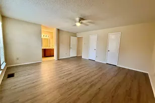 1301 Lovell Dr, Arlington, TX 76012 - Photo 4