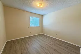 1301 Lovell Dr, Arlington, TX 76012 - Photo 6