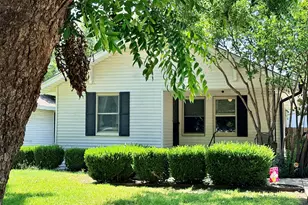 922 Plum St, Graham, TX 76450 - Photo 22
