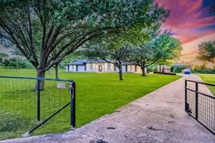 931 Meadow Dr, Rockwall, TX 75032 - Photo 2