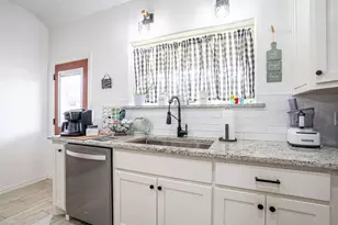 5900 S Lakeside Hills Ct, Granbury, TX 76048 - Photo 14