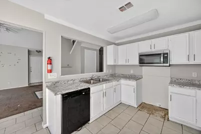 6611 Olivewood Drive, Arlington, TX 76001 - Photo 6