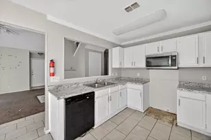 6611 Olivewood Dr, Arlington, TX 76001 - Photo 6