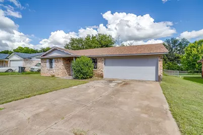 1413 Phillips Street, Cleburne, TX 76033 - Photo 6