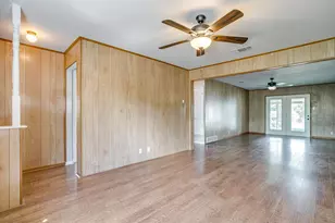 1413 Phillips St, Cleburne, TX 76033 - Photo 18