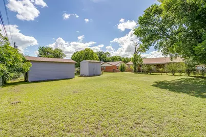 1413 Phillips Street, Cleburne, TX 76033 - Photo 38