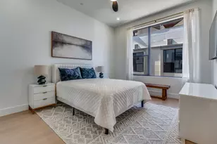 708 W 10th St, Dallas, TX 75208 - Photo 8