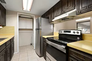 2325 Overland Ln, Arlington, TX 76014 - Photo 8