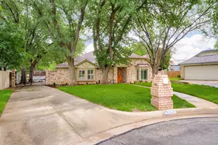 709 Chaffee Ct, Arlington, TX 76006 - Photo 2