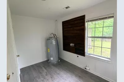 927 W Baker Street, Denison, TX 75020 - Photo 14