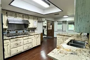 413 N Trail St, Crowley, TX 76036 - Photo 2