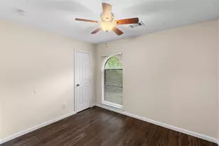 1121 Sam Houston Dr, Garland, TX 75042 - Photo 18