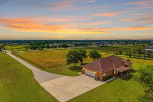 483 Christy Kay Ln, Rhome, TX 76078 - Photo 2