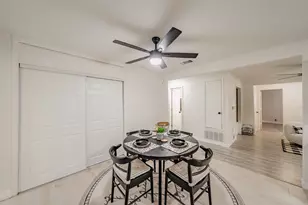 1306 E Lovers Ln, Arlington, TX 76010 - Photo 14