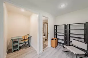 1306 E Lovers Ln, Arlington, TX 76010 - Photo 18