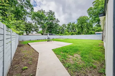 1306 E Lovers Lane, Arlington, TX 76010 - Photo 28