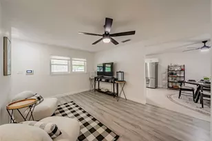 1306 E Lovers Ln, Arlington, TX 76010 - Photo 8
