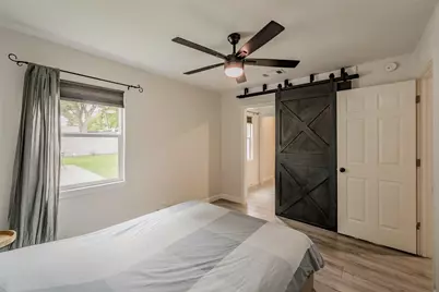 1306 E Lovers Lane, Arlington, TX 76010 - Photo 16