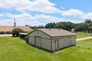 8111 Russell Curry Rd, Arlington, TX 76001 - Photo 8