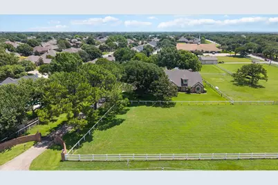 8111 Russell Curry Road, Arlington, TX 76001 - Photo 36