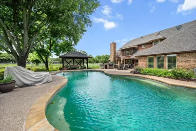 8111 Russell Curry Road, Arlington, TX 76001 - Photo 36